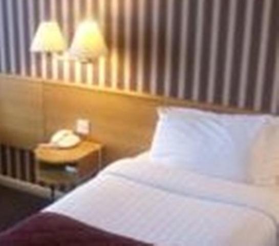 The Lodge Hotel Birmingham Room photo